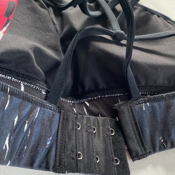 Avocado Strapy sports bra, size S - Picture 6 of 7